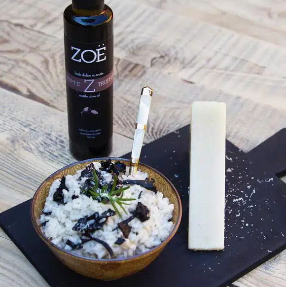 Huile d'olive Zoe infusée à la truffe